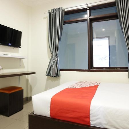 Oyo 202 Kuwera Inn Bandung Esterno foto